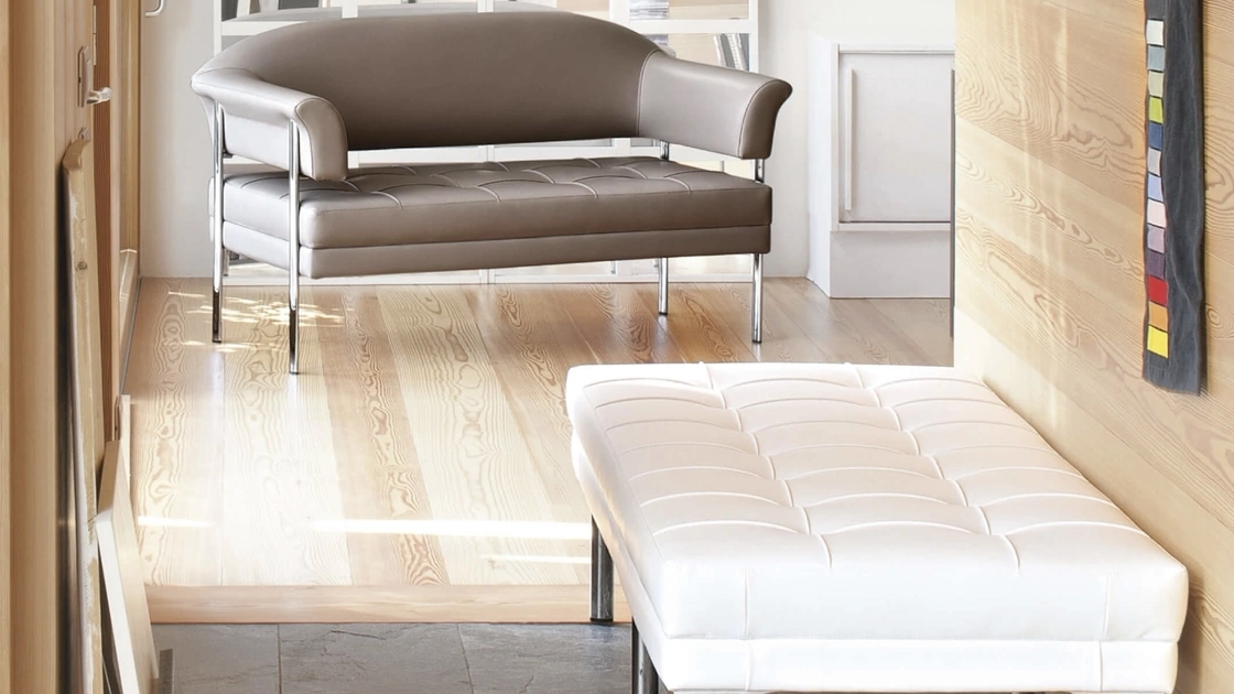 Sedute da attesa in pelle trapuntata Daisy di Milani