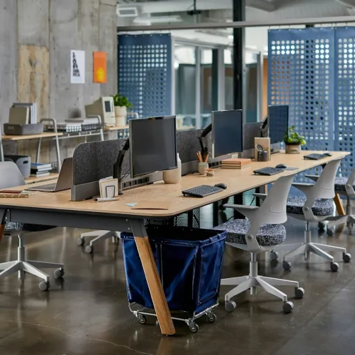 Scrivania Operativa Rockwell Unscripted Sawhorse Workbench di Knoll
