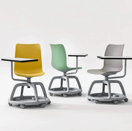 Seduta ospiti girevole con scrittoio orientabile Role di Milani