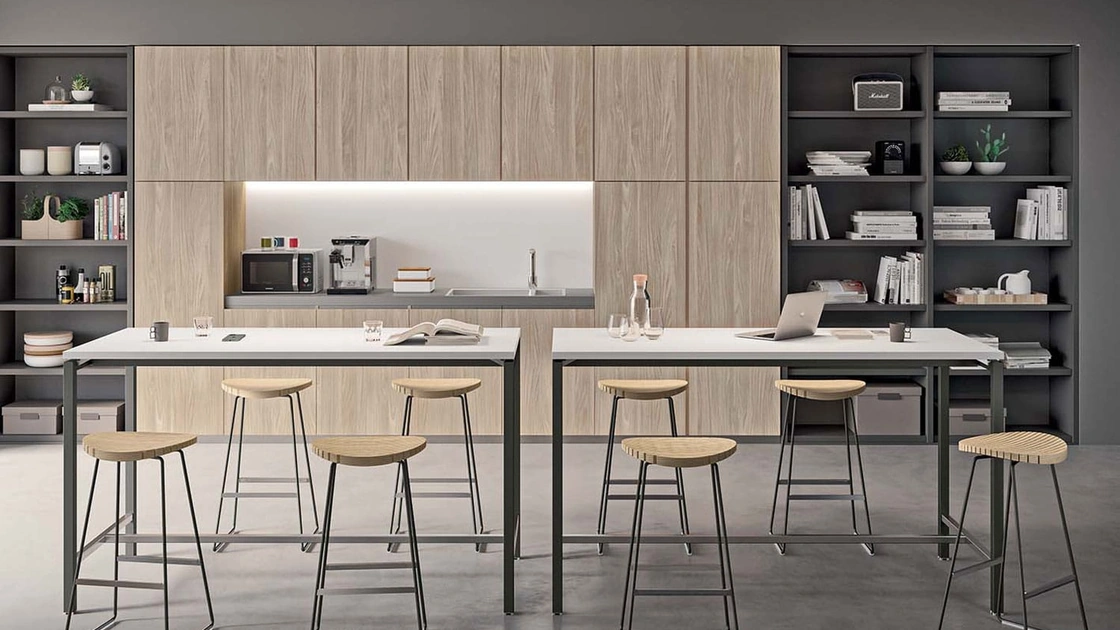 Scrivania Operativa Creo in melaminico Bianco con base in metallo di Quadrifoglio