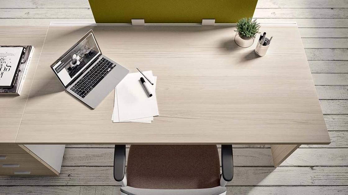 Scrivania Operativa sagomata Idea+ Pannello di Quadrifoglio