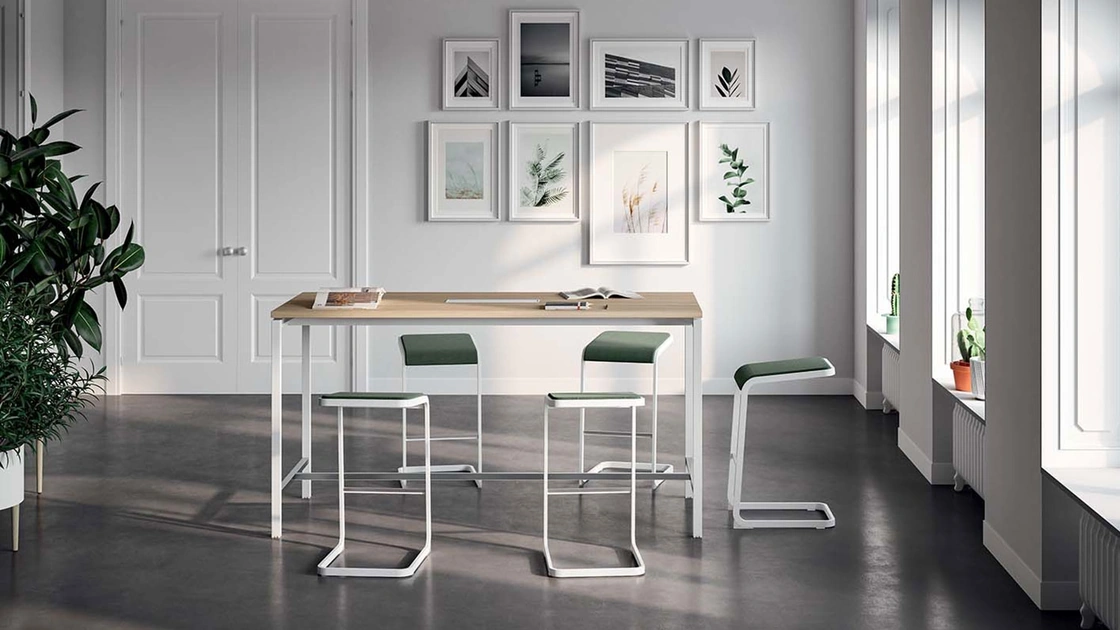 Sgabello Ospiti e Attesa in acciaio con seduta imbottita che educa il corpo a ricercare attivamente una postura corretta C Stool di Quadrifoglio