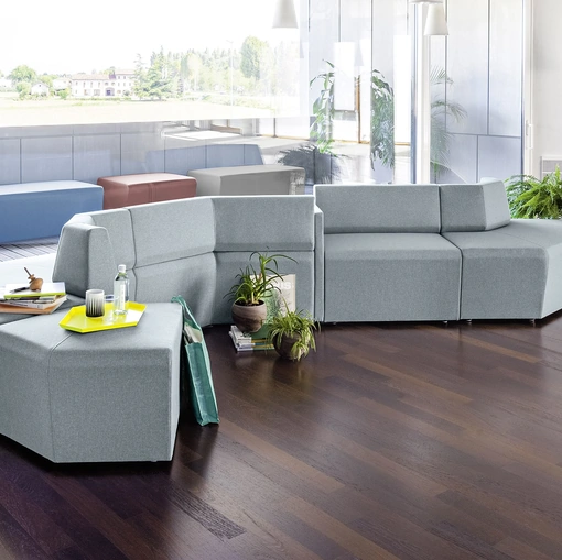 Divanetto da attesa modulare versatile Shock di Milani